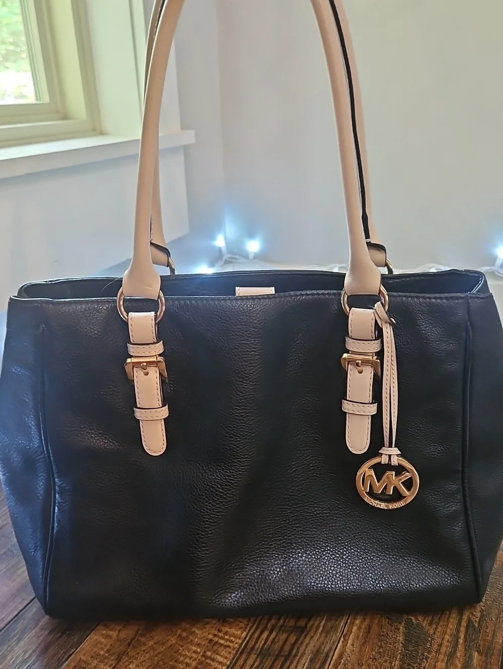 Michael Kors Hobo Buttery Soft Leather Black and Cream Tote‎ Bag
